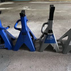 Jack stands