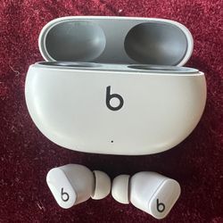 Beats Studio Buds