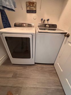 Samsung Washer & Gas Dryer Set – Large Capacity – Excellent Condition