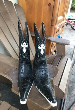 Black/white boots size 7/12 100$ or discount