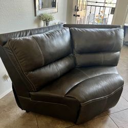 Leather  corner sofa in perfect condition