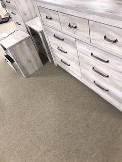 Gorgeous rustic style bedroom set