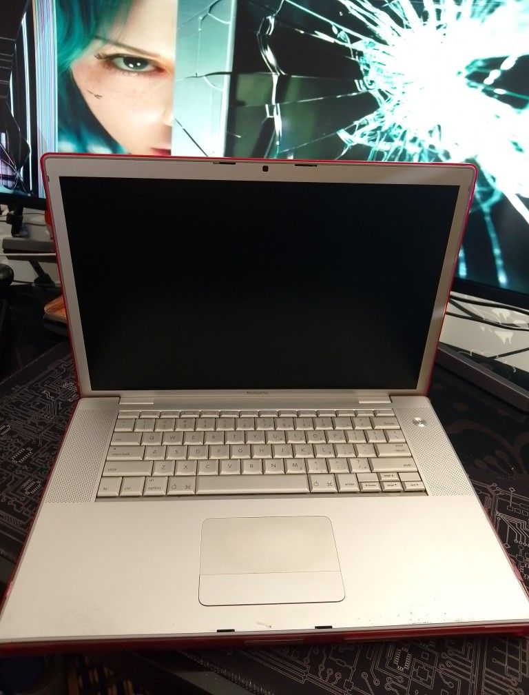 Working Vintage Old School Silver Key MacBook Pro