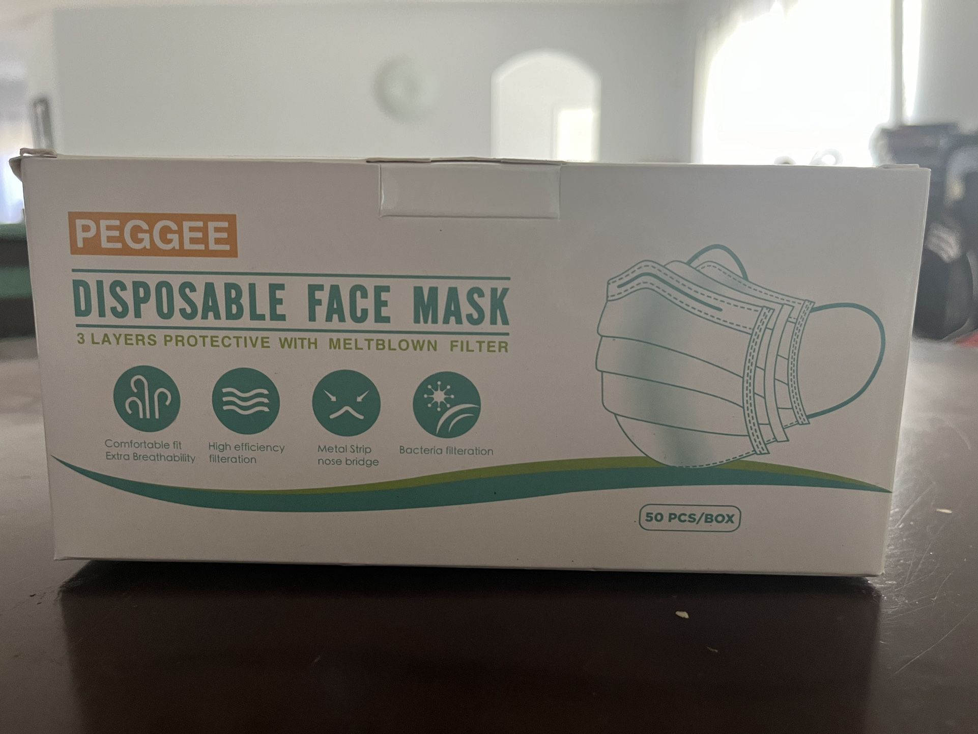 Disposable face mask 