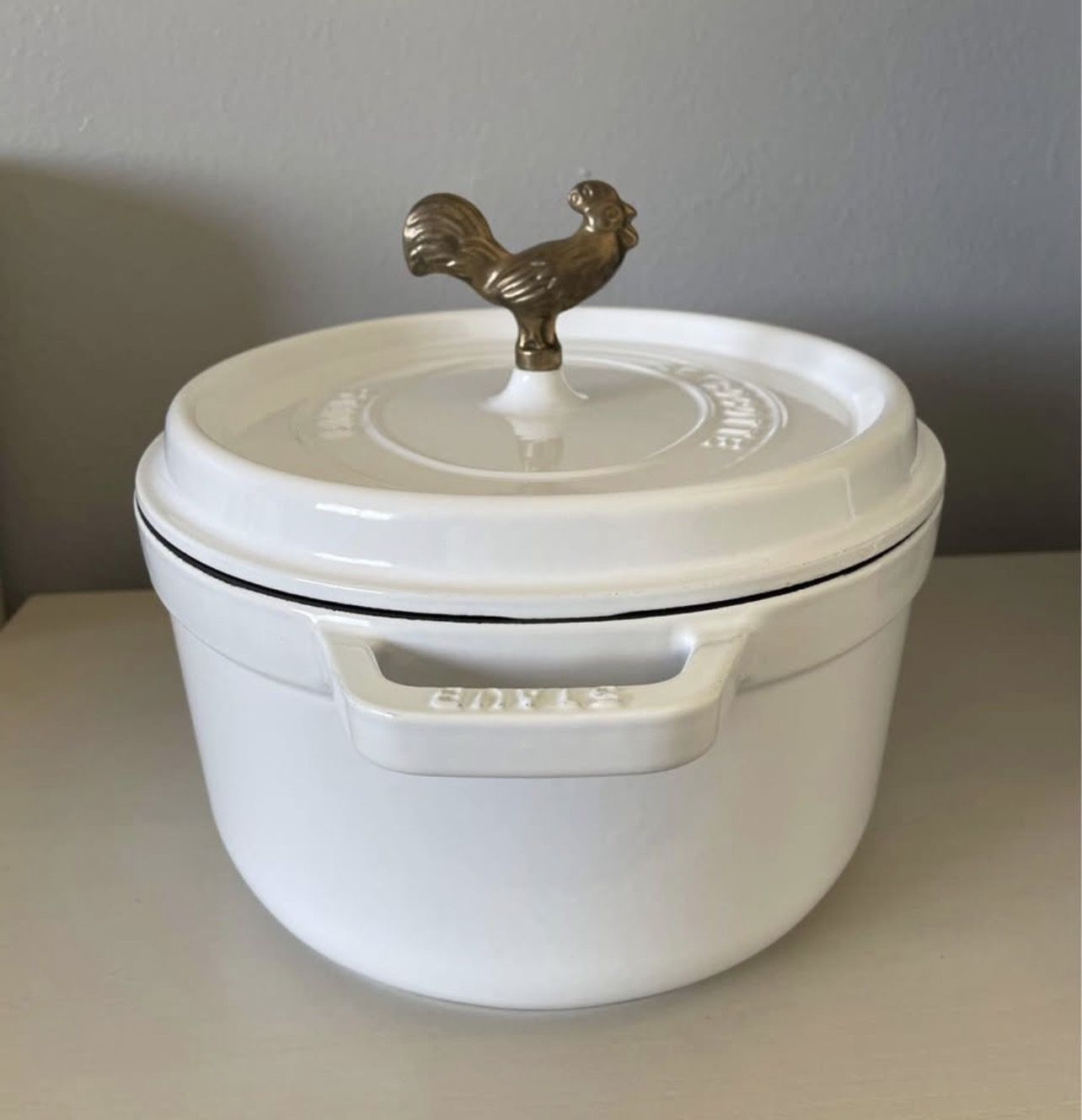 STAUB CAST IRON 5.75 qt, Oval, Coq Au Vin Dutch Oven, Pure-white