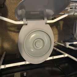 Plus Size Commode W/ Commode Bags