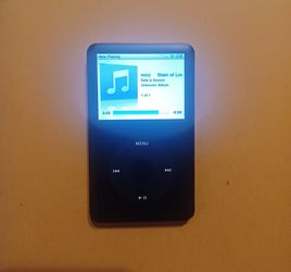 Apple iPod Classic 6th Gen 80GB - Custom Gold Back Edition, Brand New Battery, Belkin Case. Brand New Cable