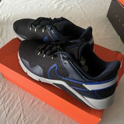 Nike Legend Essential 2 Men’s Shoes 