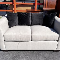 Loveseat 