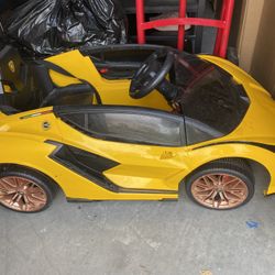 24 Volt Kids Electric Lamborghini 30$