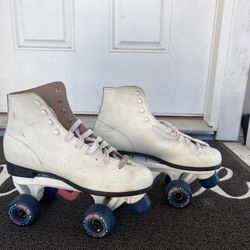 Women’s Roller Skates 