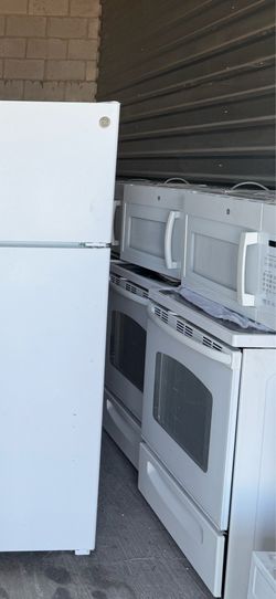 GE Electric Stove