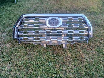 2025 Toyota Tundra OEM Grille and upper Moulding