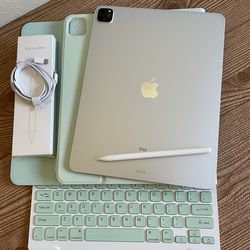 iPad Pro 12.9” (2020 model) 4th Generation 512GB with  keyboard case and pen & Accessories