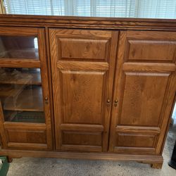 Entertainment center