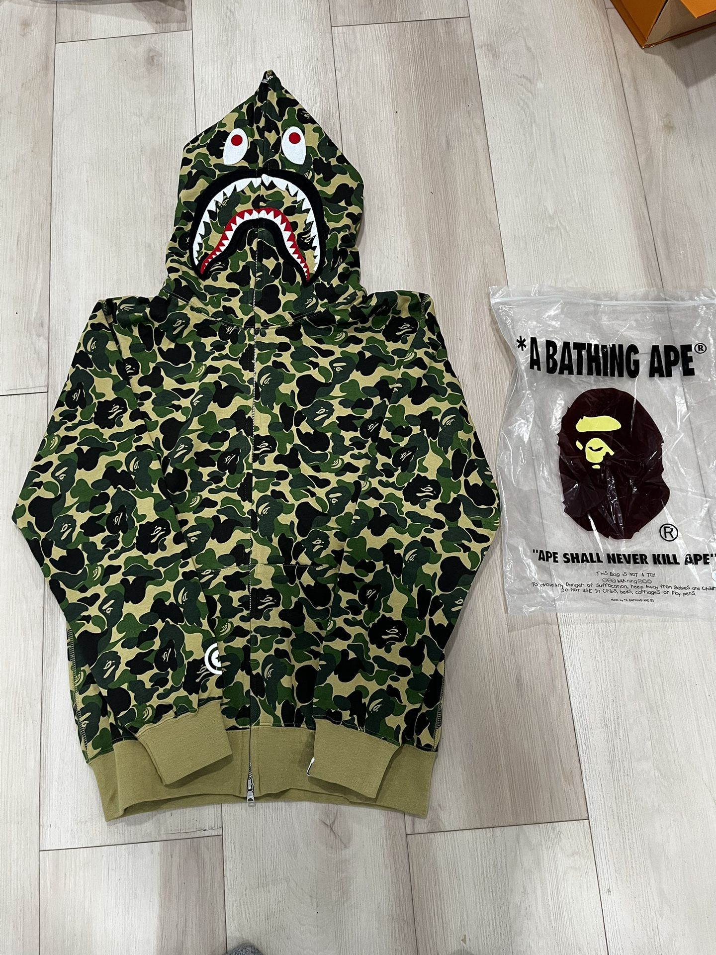 Bape Hoodie Camo Green ( Brand New) Size L