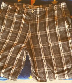 Size 40 shorts. Nice, never worn.