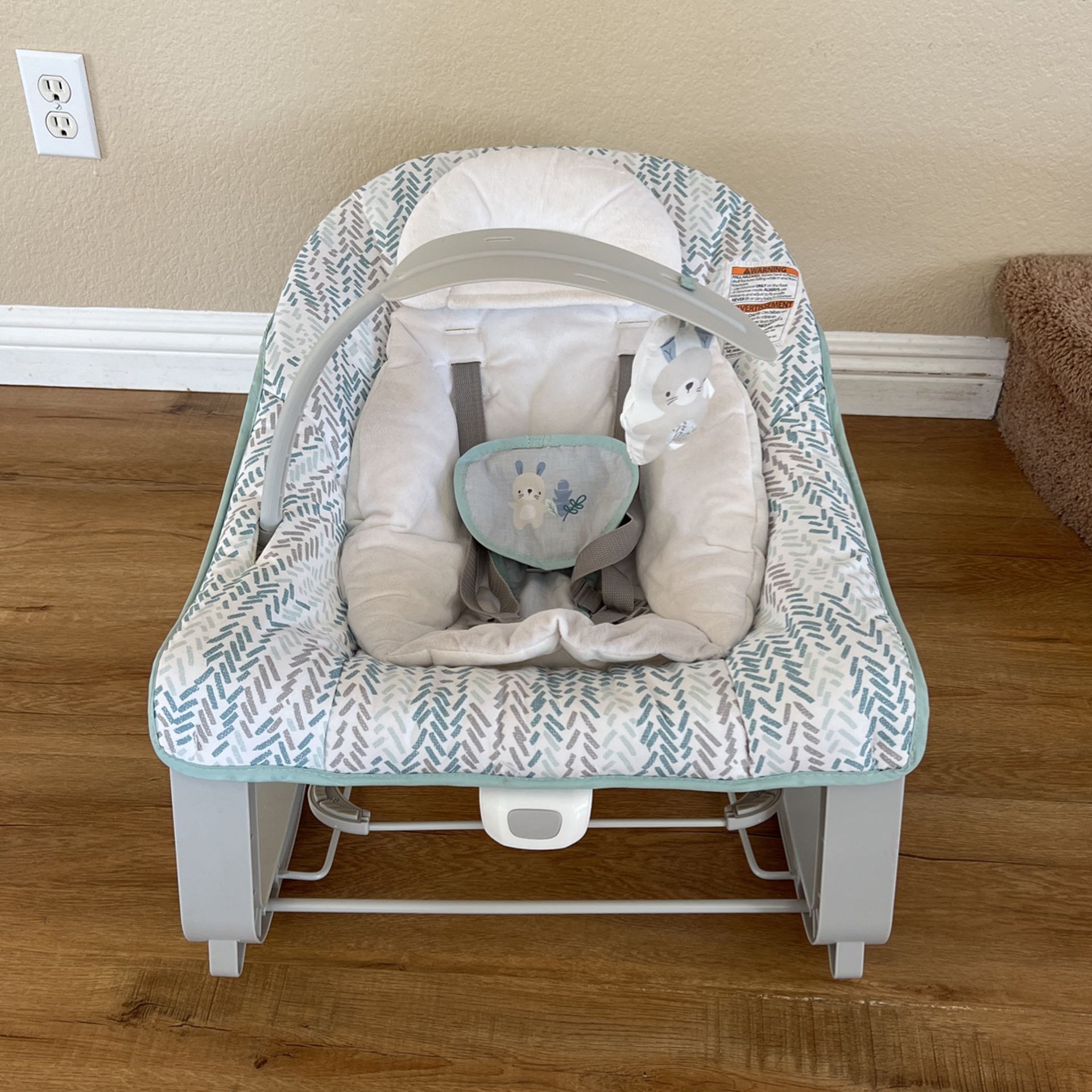 Ingenuity baby seat/bouncer 