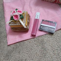 Jewelry Box + 2 Free Gifts Nice