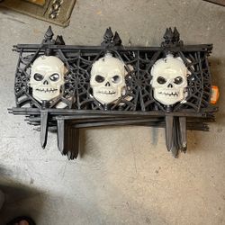 Scull Halloween Fence