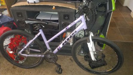 Women's Mountain or everyday Bike