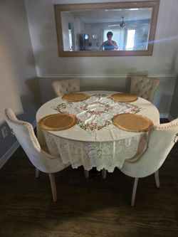Round Glass Top Dining Table with 4 Upholstered Chairs