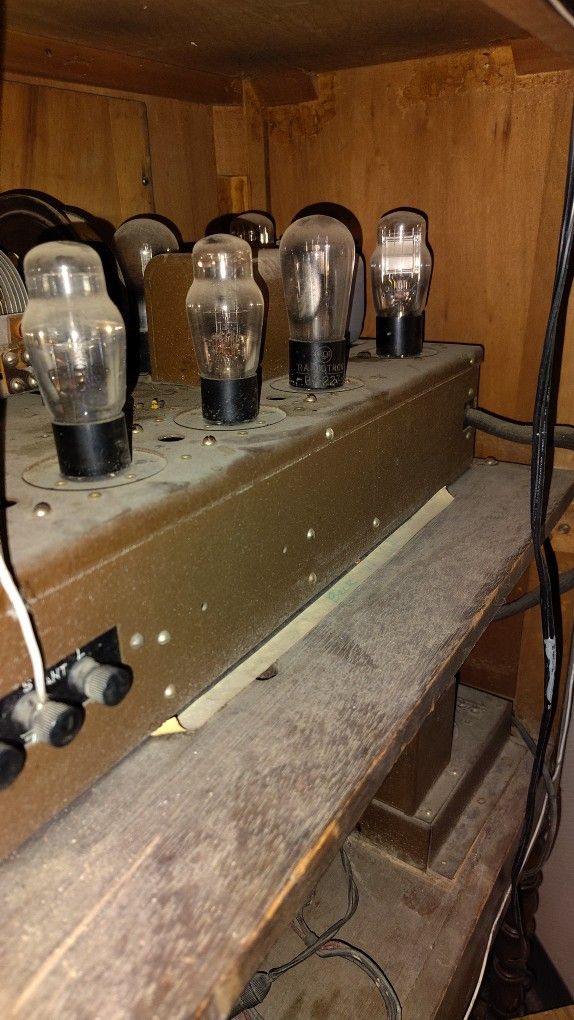 Steinite Vintage AM Radio 8 Tube
