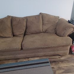 2 free couches, one has a bed.