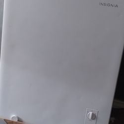 insigna deep freezer
