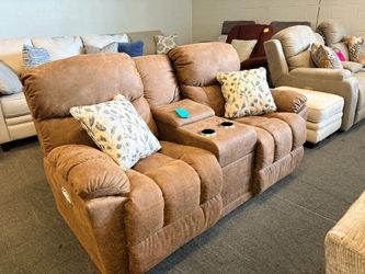 Lazy Boy Power Reclining Loveseat With Power Console $800 Free Delivery