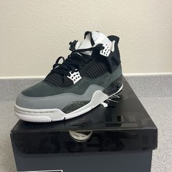 Jordan 4 Retro Fear