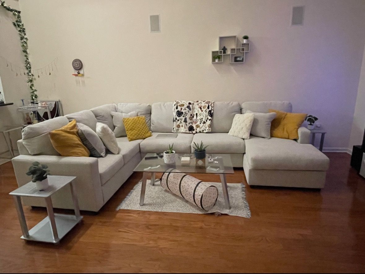 3-Piece Sectional with Chaise – Like New!