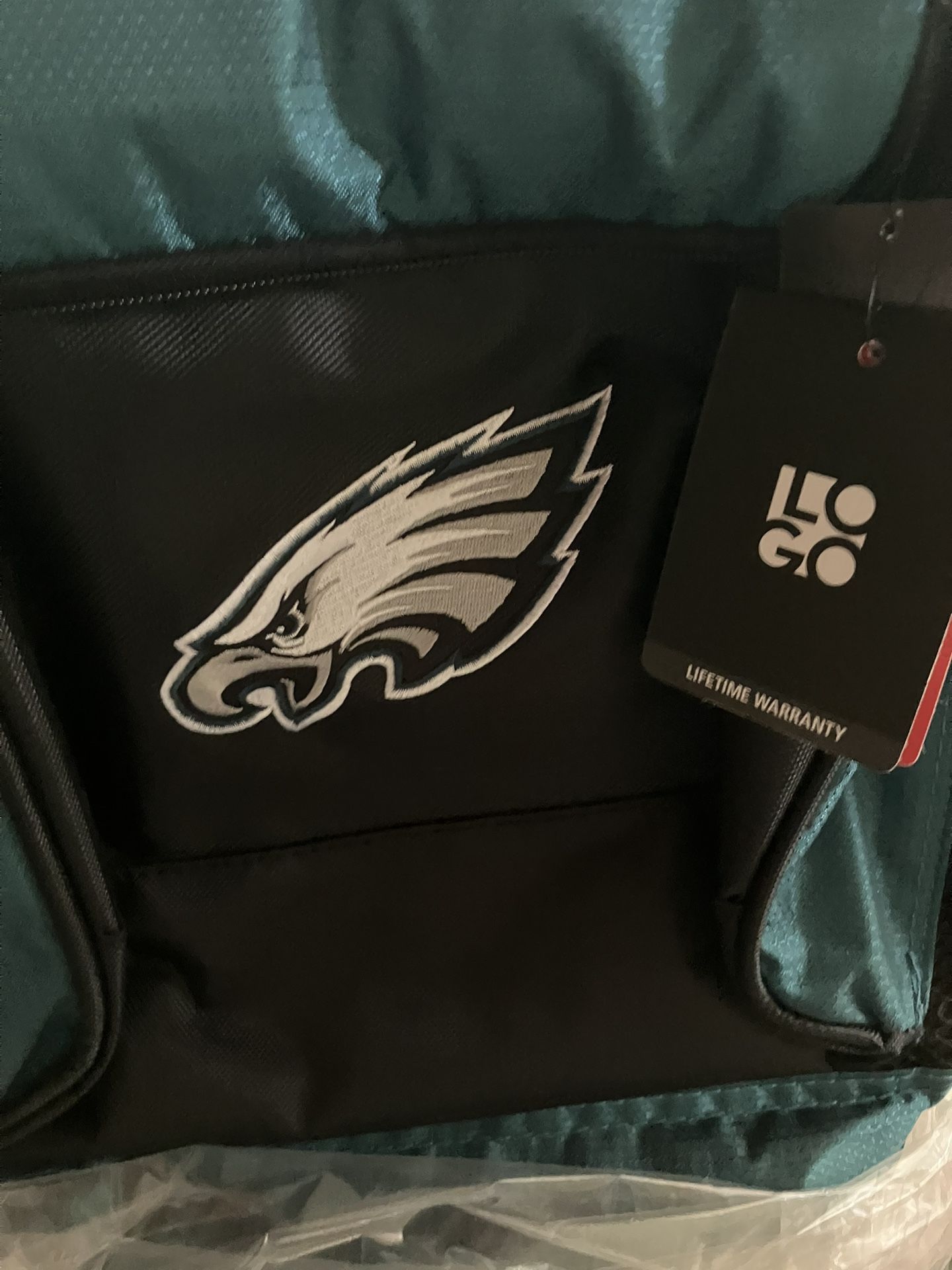 Rolling eagles Soft Cooler. With Wheels And Extendable Hand