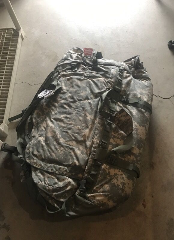 Military duffle bag