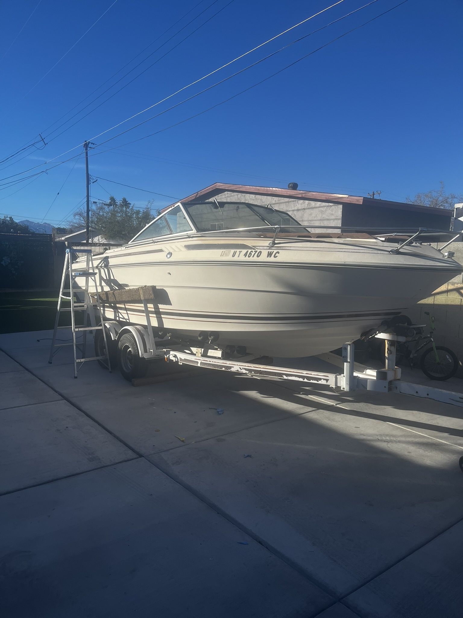 1981 Sea ray 210 cuddy cabin