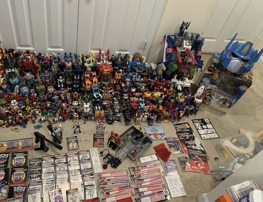 Seeking Vintage Transformers G1 1980s Action Figures Hasbro Toys