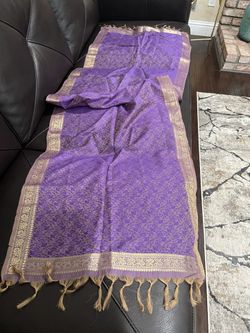 Scarfs And Shalws And Wraps