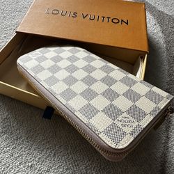 LV zippy Wallet 