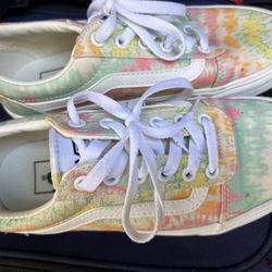 vans tie dye size 6 new condition 