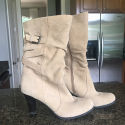 Size 8.5 Women’s Boots, Camel Color