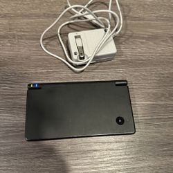 Nintendo ds used all black with charger no stylist