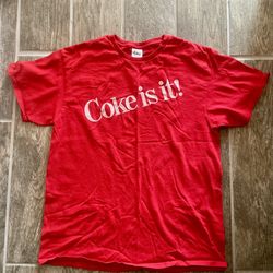 Vintage “Coke Is It” Tee Red Delta Pro Weight T Shirt Mens Size L