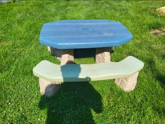 Step 2 picnic table