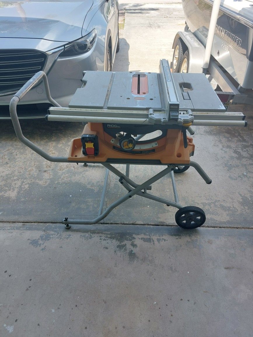 Ridgid 10" Table Saw and Stand