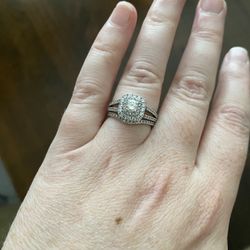 Engagement Ring & Wedding Band