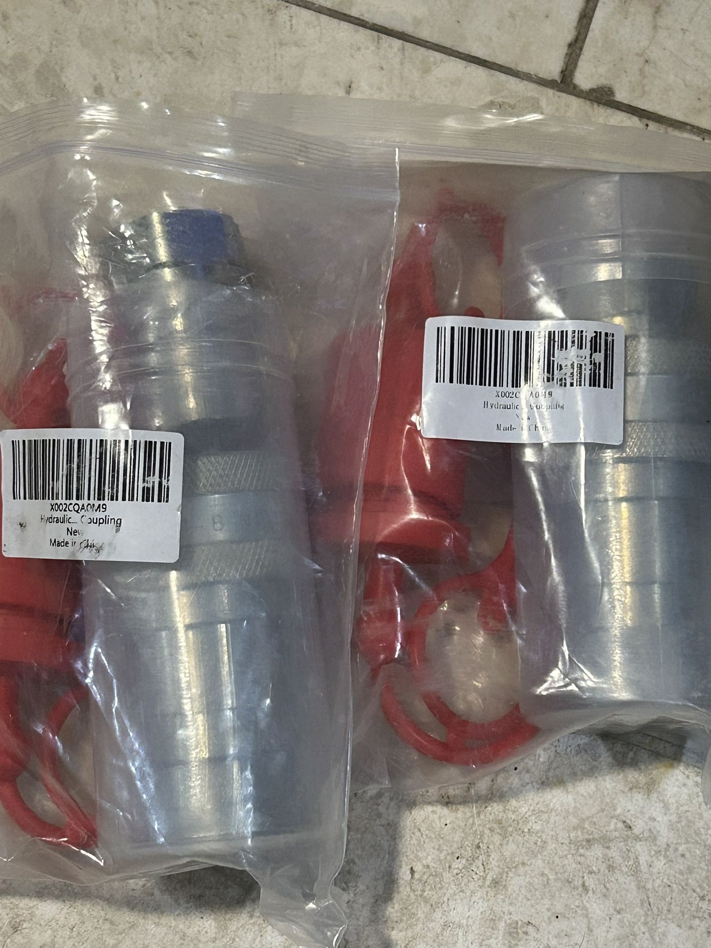 2 Hydraulic Couplings Quick Connect