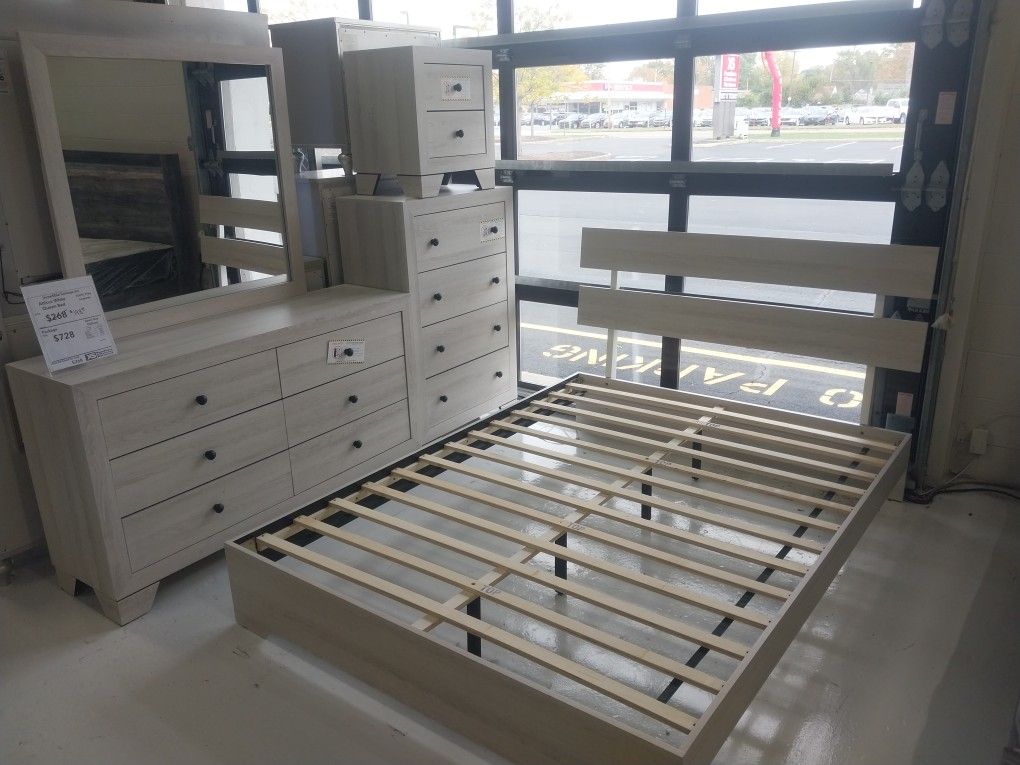 Queen/King Bedroom Set