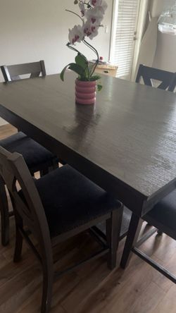 Moving! Need to sell kitchen table