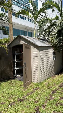 Shed for free must go tomorrow