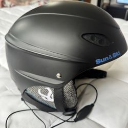 Sun & Ski Kids Snow Helmet. New